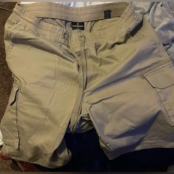 CARGO SHORTS - Picture 1 of 3